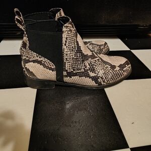 Snakeskin Pattern Ankle Boots